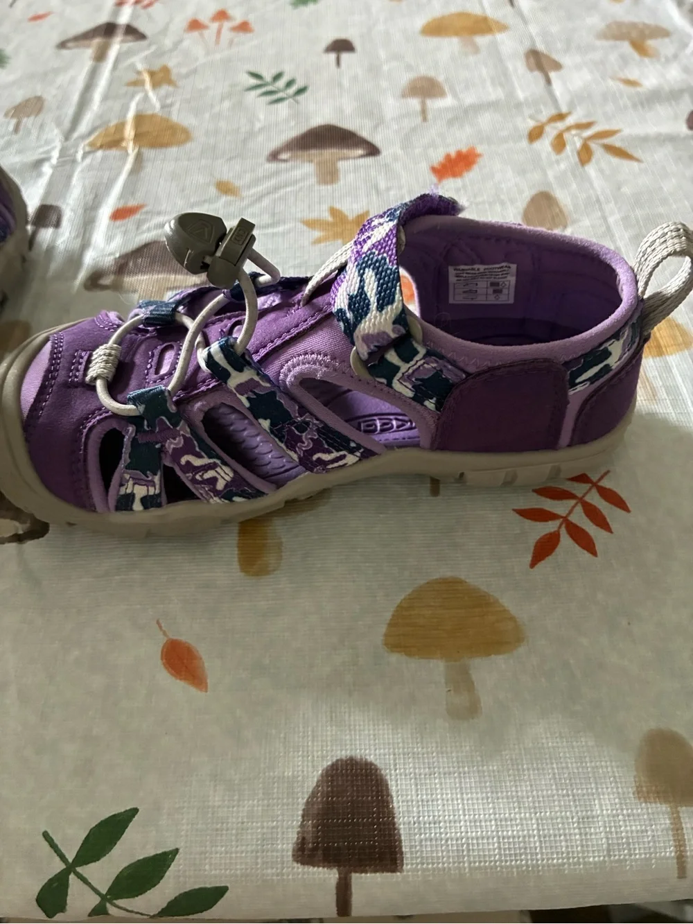 Keen Girls youth Purple Outdoor Sandals - size 12